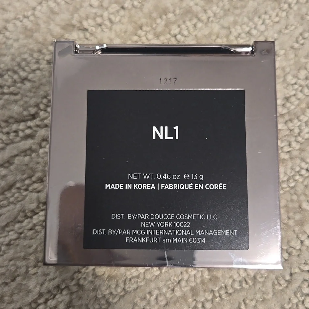 NWOT Doucce Cache Creme Powder Foundation NL1